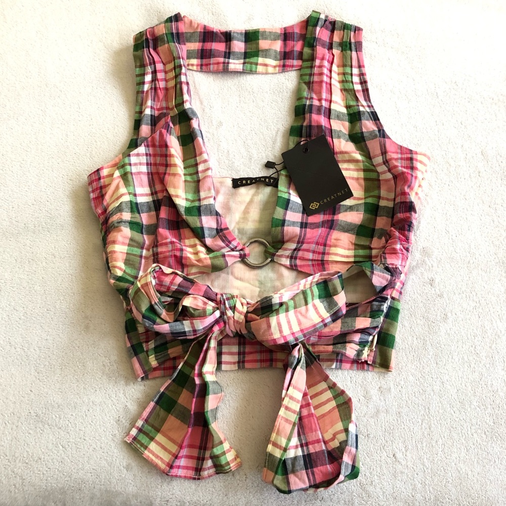 Crop top with bow tie design